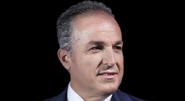 “Kur dashuria bëhet poezi” me Kastriot Tushën