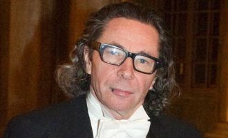 Pretendenti për çmimin nobel dënohet për përdhunim