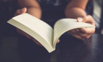 Shkrimtarja kineze e novelave erotike dënohet me 10 vite burg