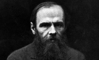 Libri i Dostojevskit mes qindra librave të ndaluar në Kuwait