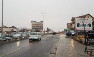 Aksident në Veternik, krijohet kolonë e gjatë veturash