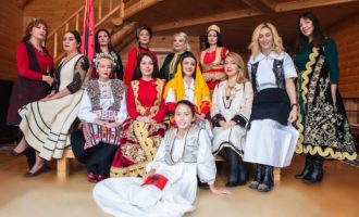 28 Nëntori nga ky vit do të përmbyllet me një fotografi të grave të suksesshme