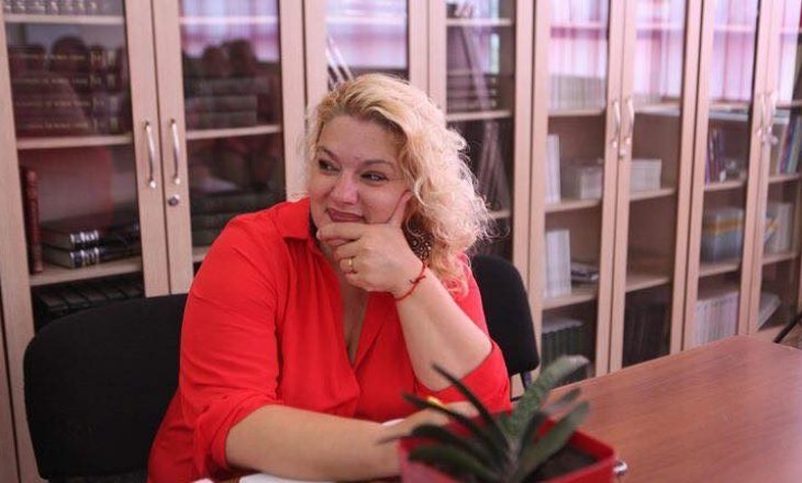 ‘Kisha dashtë me ikë mrenda nate prej teje Shqipni, ani pse ende më ndezet gjaku si flamuri kur valëvitet’