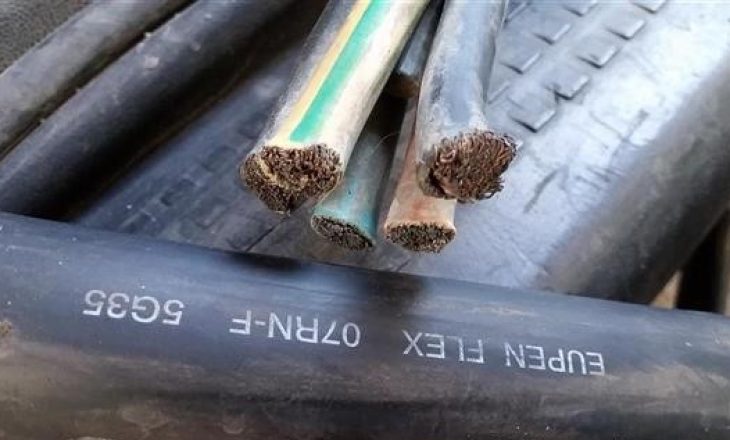 Arrestohet në Vushtrri i dyshuari për prerjen e kabllove të rrymës katër shtëpive