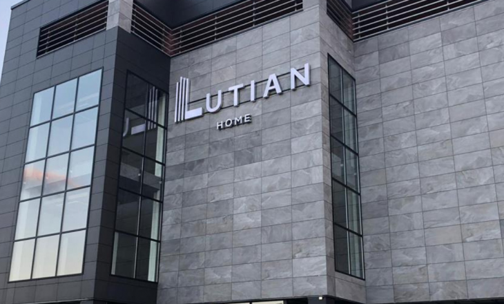 Cila kompani po bënë zbritje marramendëse për festat e funditvitit?
