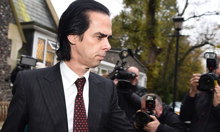 Nick Cave thotë se e ndjen prezencën e djalit të tij të ndjerë
