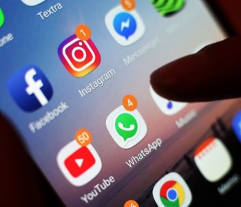 Rreziqet e mediave sociale, që askujt nuk i pëlqen t’i pranojë