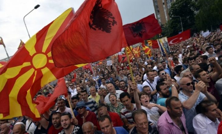Shqiptarët në Maqedoni insistojnë që gjuha shqipe të figurojë në Kushtetutë
