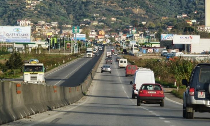 Rruga Tiranë-Durrës do të zgjerohet para se të fillojë taksa prej 2 eurove