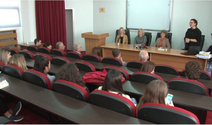 Mësimi i kroatishtes në Prishtinë i hap rrugë shqipes në Zagreb
