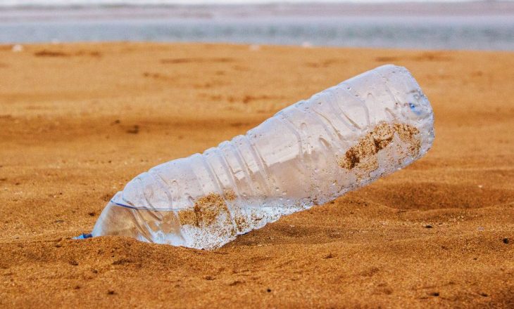 A mund të mendojmë një të ardhme pa plastikë?