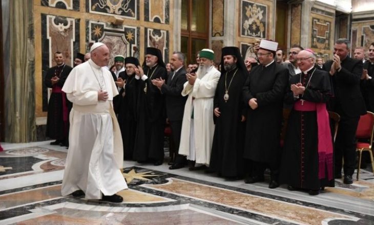 Papa: Skënderbeu heroi që mbrojti vlerat shpirtërore të Krishterimit