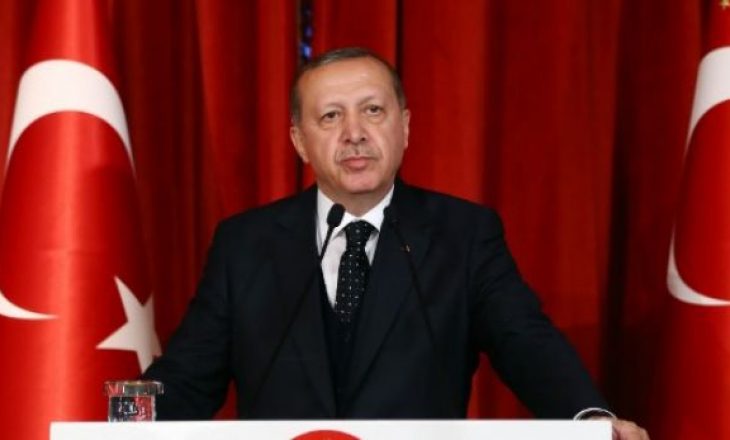 Urimi i Erdoganit për Festën e Flamurit