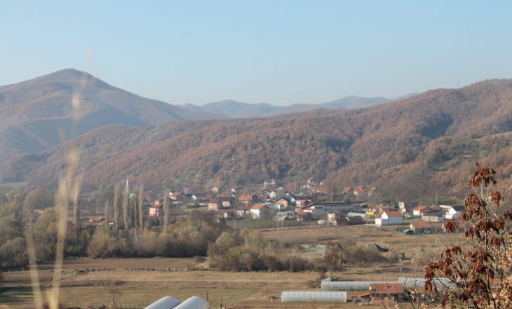 “Politico”: Fshati i Kosovës që i frikësohet ndryshimit të kufirit me Serbinë