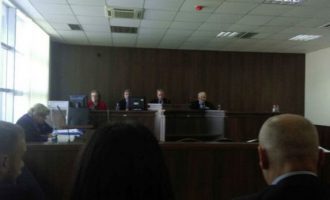 Gjykimi i ish-kryetarit të Prizrenit: Deklarohen tre të akuzuarit e tjerë