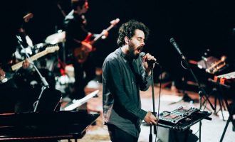 Artisti grek sonte me koncert në Kino Armata në kryeqytet