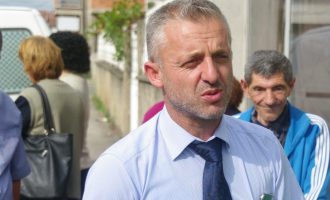 Halil Kastrati e mban fjalën, dhuron 28 shtëpi për familjet në nevojë