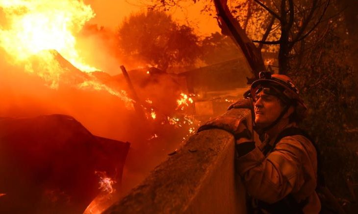 11 të vdekur nga zjarret në Kaliforni