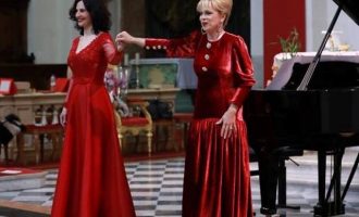 Inva Mula dhe Lule Elezi magjepsën publikun në ditët shqiptare në Slloveni