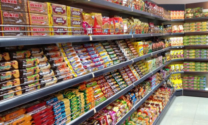 Në Lipjan konfiskohen dhjetëra produkte serbe të kontrabanduara