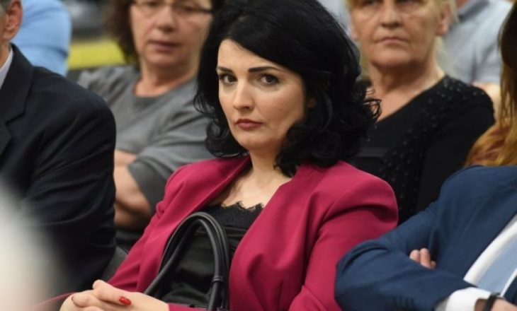 Gruaja e Oliver Ivanoviqit thotë se po “kërcënohet edhe nga shqiptarët”