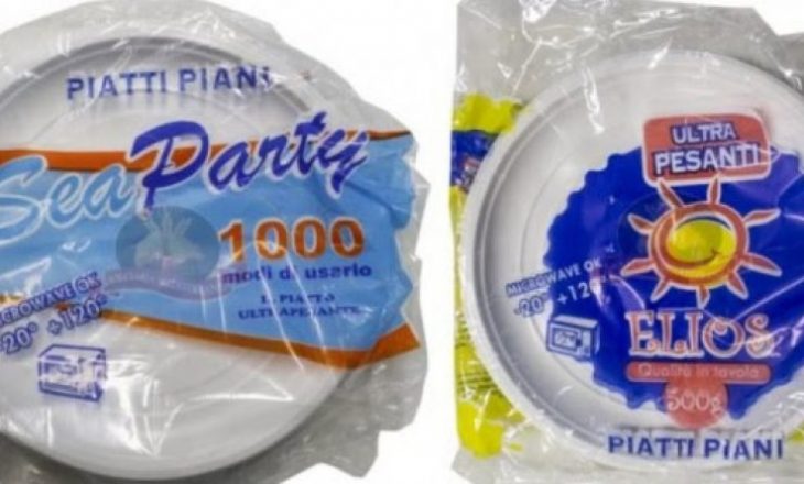 Tërhiqen nga tregu pjatat plastike në Itali
