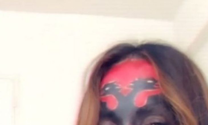 Urimi më special për festën e Flamurit, blogerja shqiptare uron nga Amerika