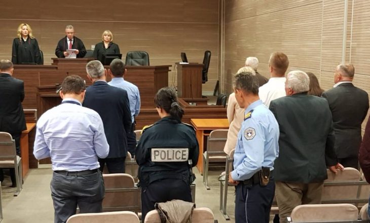 Shukri Buja shfaqet i buzëqeshur pas dënimit me burg