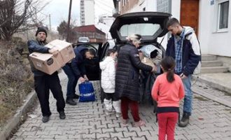 Inciativa e dy të rinjëve për t’i ndihmuar familjet në nevojë