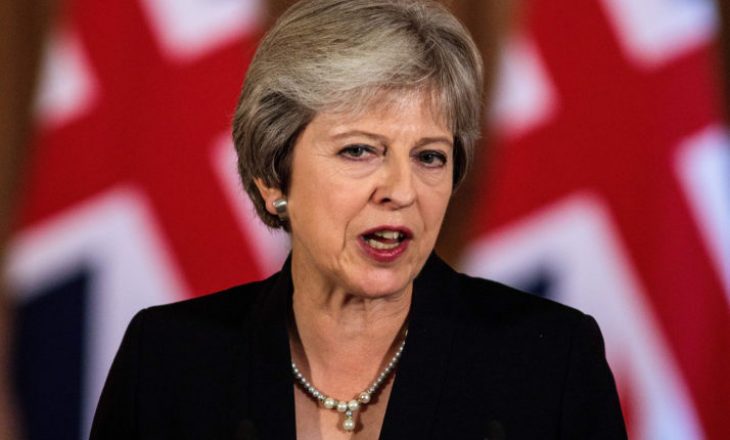 Kryeministrja britanike rrezikon të rrëzohet sot