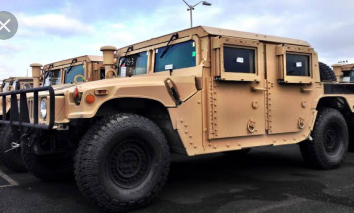 Automjetet ushtarake amerikane që arritën në Kosovë bëjnë bujë në mediat ndërkombëtare