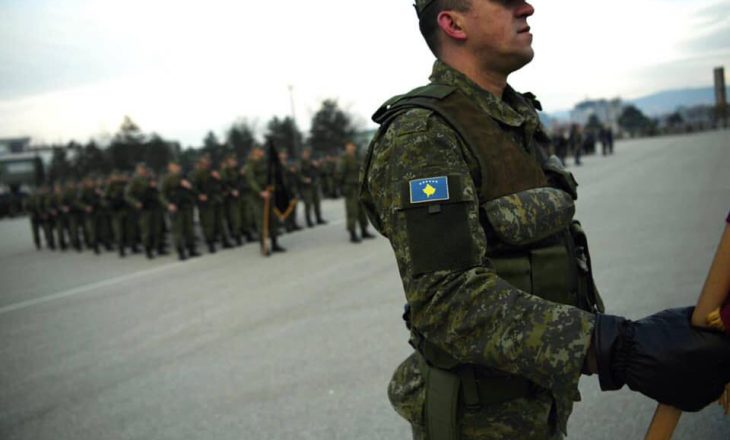 Komandanti i KFOR-it flet sërish për krijimin e Ushtrisë së Kosovës