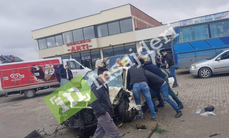 Pamje të rënda nga aksidenti në magjistralen Prishtinë – Podujevë, tetë të lënduar