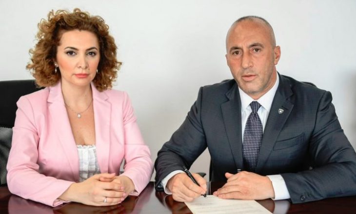 Pas dështimit me viza, këshilltarja e Haradinajt me poezi bën thirrje për “zgjim gjithëpopullor”