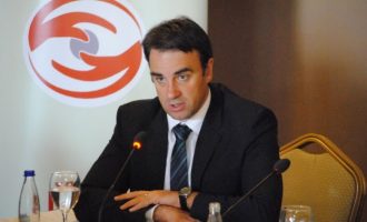 A e përkrahë Britania e Madhe taksën e Kosovës ndaj Serbisë? Flet O’Connell