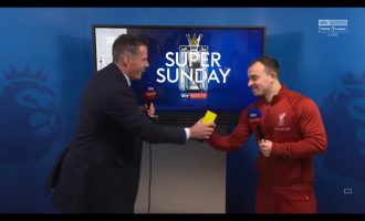 Pamjet qesharake kur Shaqiri pranon trofeun e Lojtarit të Ndeshjes