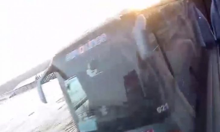 Serbia i ndalon në Merdare autobusët e Kosovës
