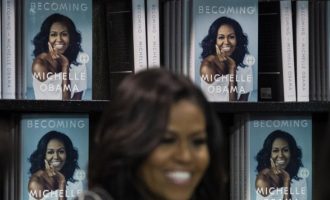 Libri “Becoming” nga Michelle Obama, më i shituri i vitit 2018