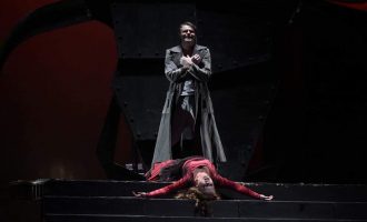 Artistët shqiptarë shkëlqejnë në teatrin e Beogradit me operën “Carmen”