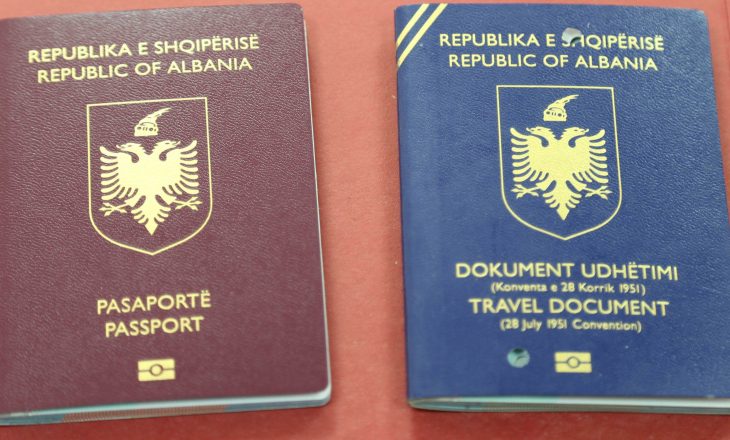 Deputeti i Kosovës kërkon nga Shqipëria t’i pajisë kosovarët me pasaporta shqiptare