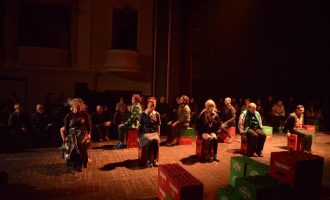 Dino Mustafić sjell “Jugori” në skenën e Teatrit Migjeni në Shkodër