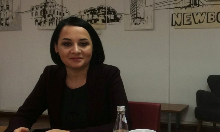 Zyrtari i PSD-së për deputeten Fitore Pacolli: Po e tregon sheshazi budallallëkun e saj