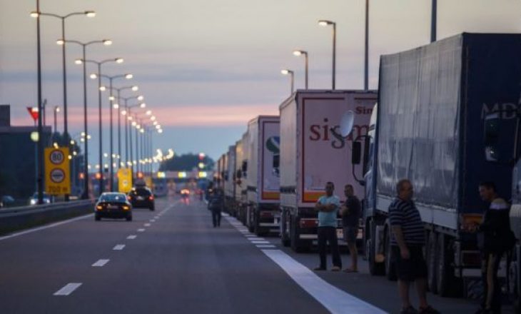 Serbia humb 500 milionë euro nga taksa 100 për qind