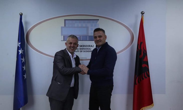 Halil Kastrati do të ndërtojë 25 shtëpi në Skënderaj bashkë me komunën