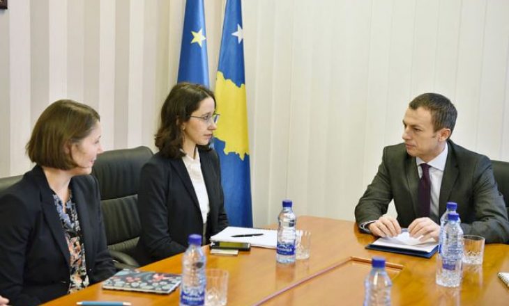 Banka Botërore mbështet ministrin Reçica për reformat e ndërmarra