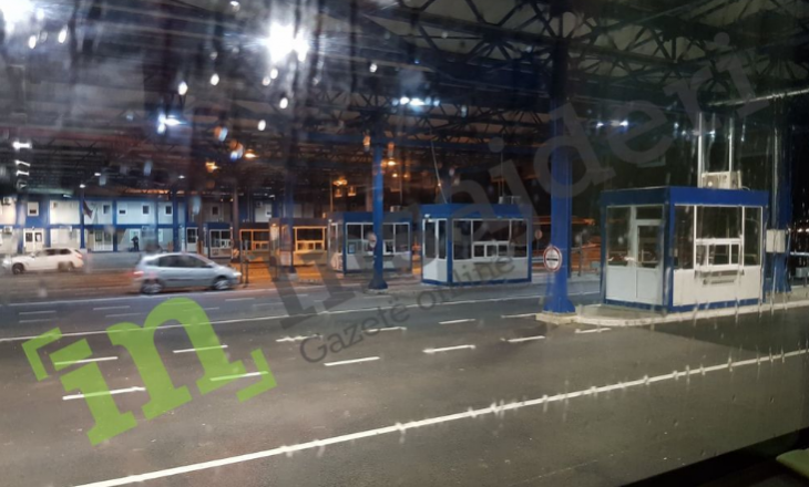 Pritje të gjata për hyrjet nga Serbia në Kosovë – në Merdare përleshen mërgimtarët