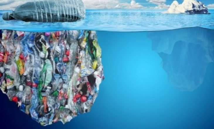 Kripa me mikroplastikë: Ja si helmohemi çdo ditë nga ndotja e oqeaneve