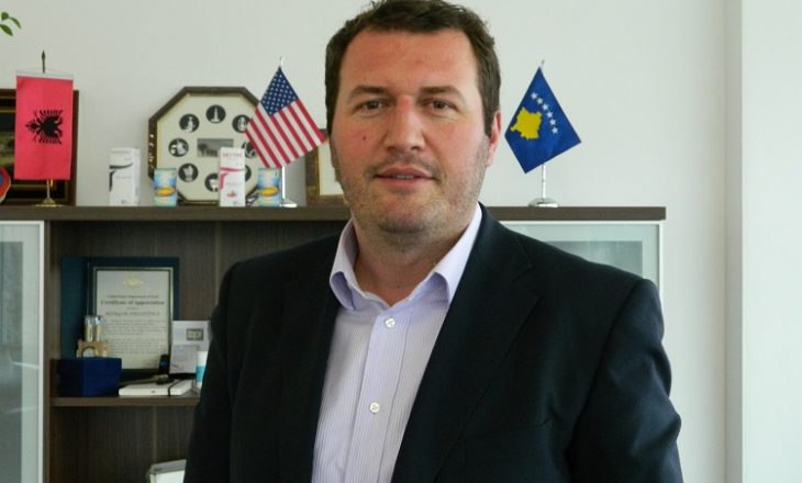 Qesharake: Ilir Meta i jep pasaportë të Shqipërisë edhe biznesmenit Mërgim Prishtina