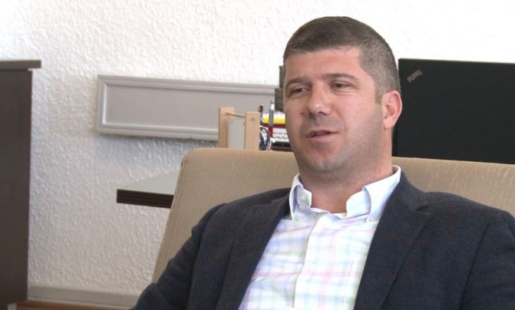 Flet drejtori i KEK-ut i cili mbrëmë u kërcënua me vdekje