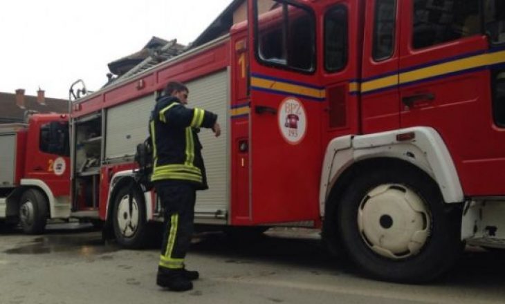 Pensionisti u dërgon dhurata zjarrfikësve